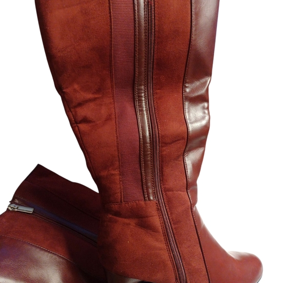 SEXY US  women's Ashley Stewart's KNEE HIGH 8W WIDE burgundy animal print boots - Picture 11 of 15